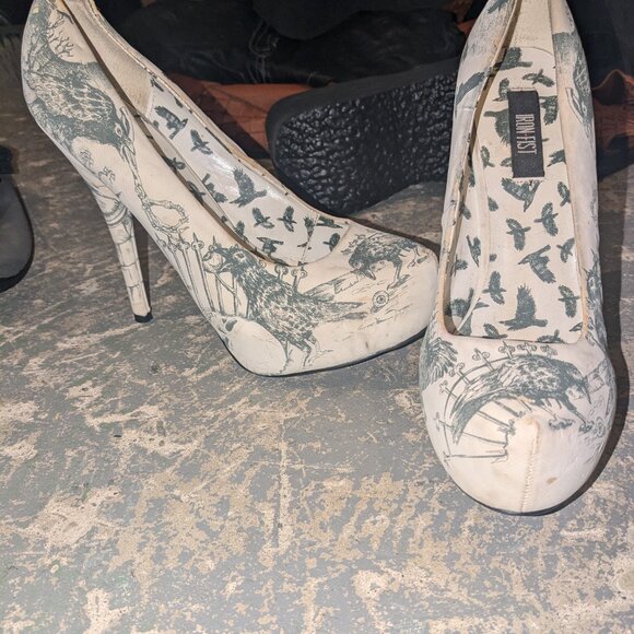 Iron fist high heels - Picture 4 of 4